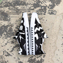 Load image into Gallery viewer, Lakai x Esow Owen VLK Skate Shoes - Black/White Suede
